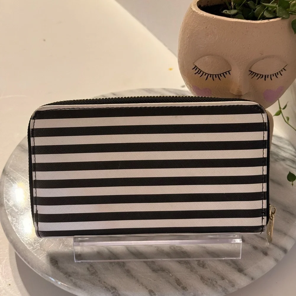 Nanette Lepore Black And White Stripped Zip Around Wallet CC Holders Coin Pouch